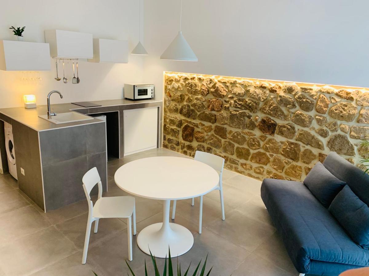 Kiwi Apartment Latina Luaran gambar
