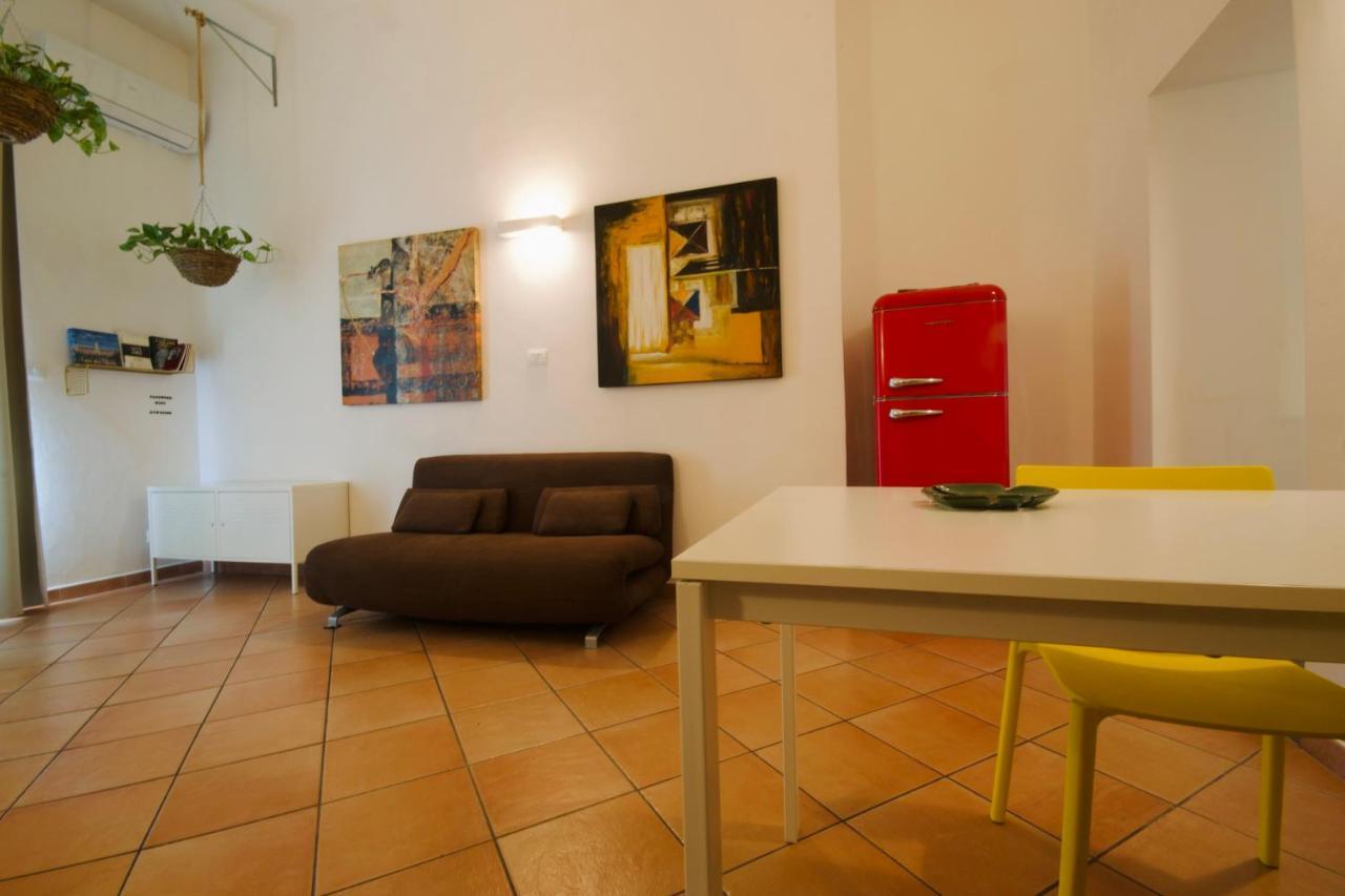 Kiwi Apartment Latina Luaran gambar