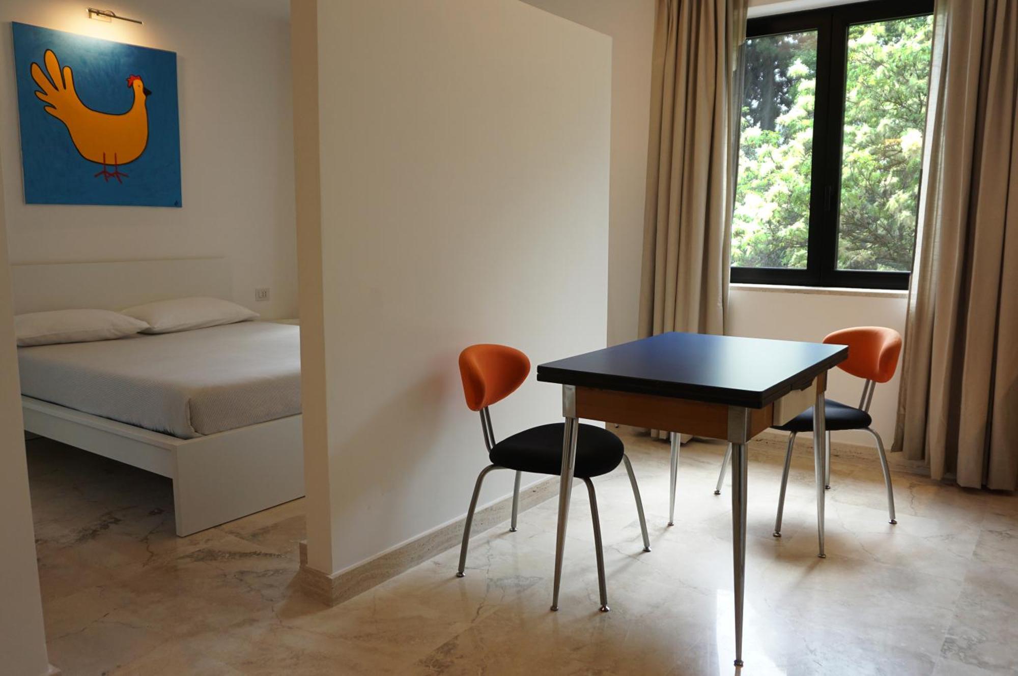 Kiwi Apartment Latina Luaran gambar
